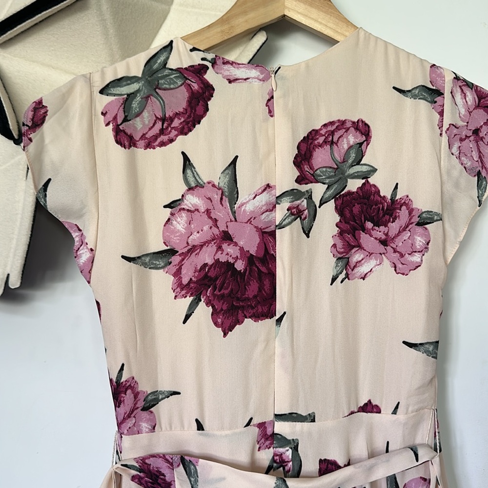 Lulu’s floral tiered formal dress Xs summer chic - Picture 8 of 9